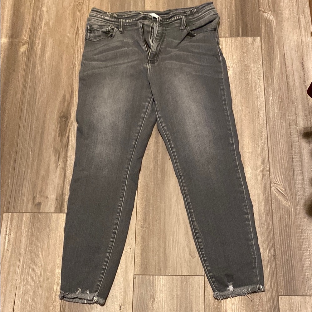 KanCan Gray Ankle Cropped Jeans with Distressed Hem